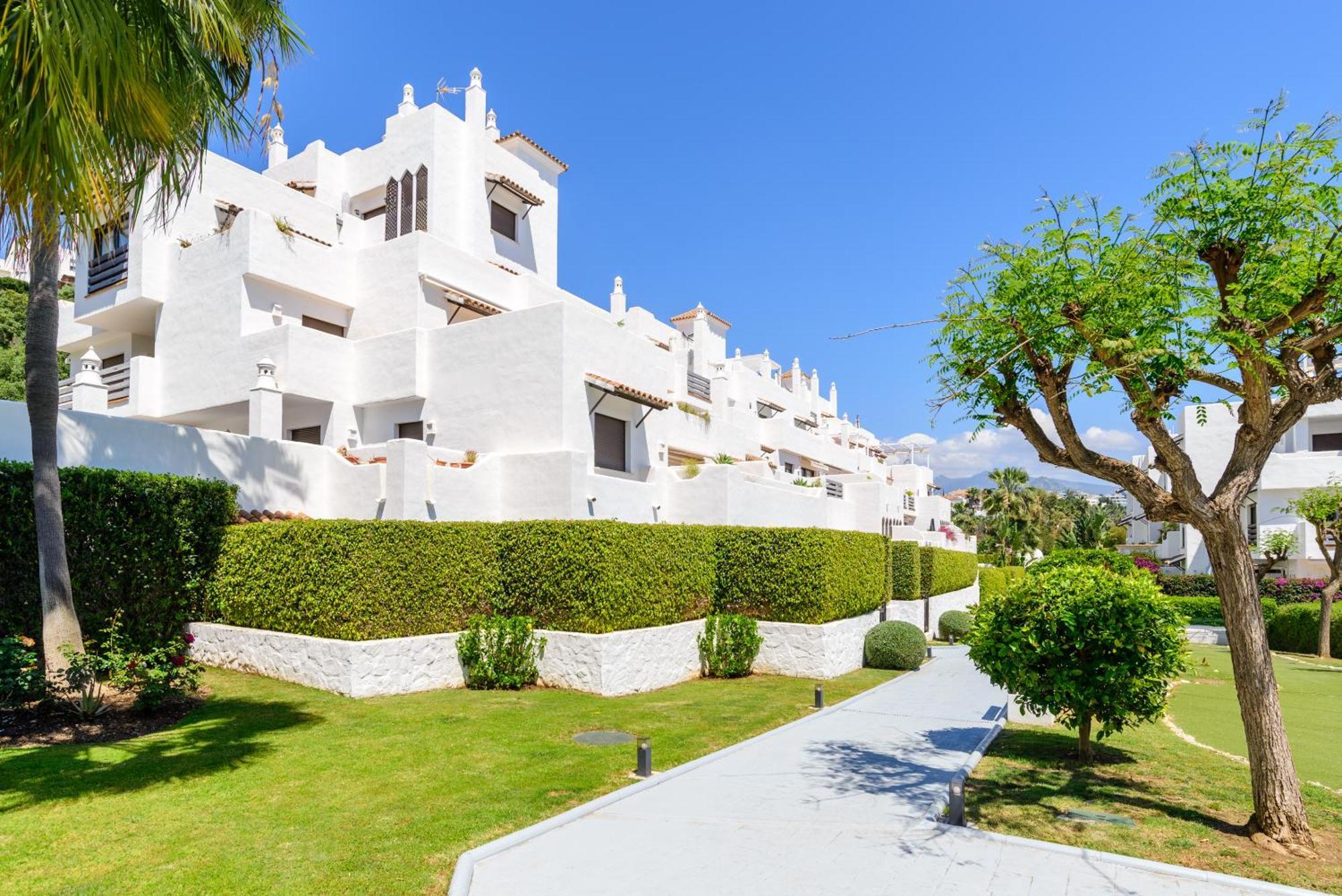 Golf Hills Acomodação com café da manhã Estepona Exterior foto